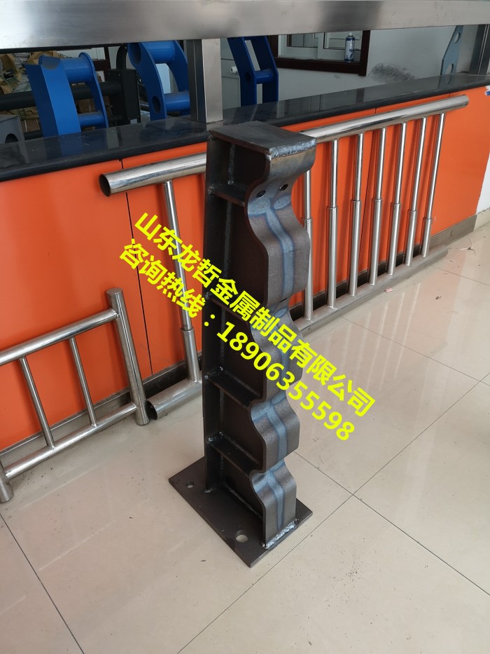 防撞護欄，防撞立柱